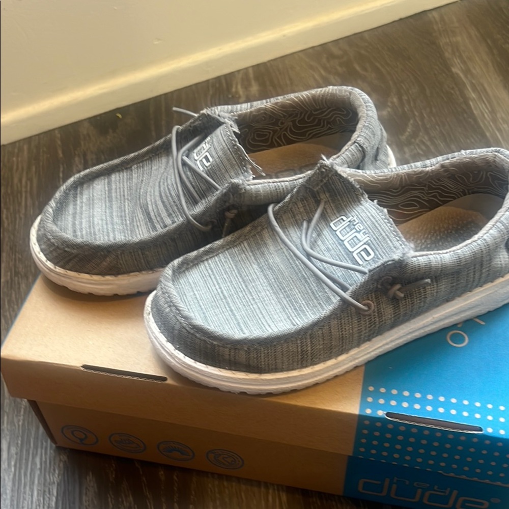 Hey Dude Kids Sz 1Y Gray Moccasin Shoes Casual Comfort